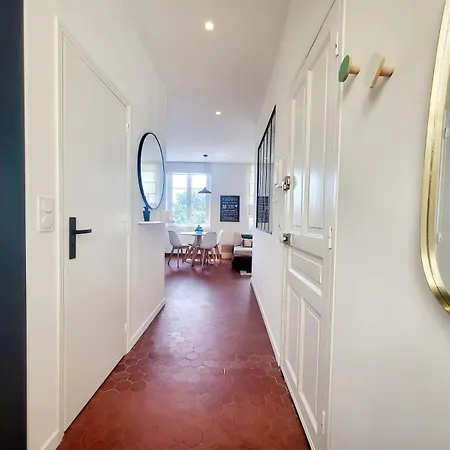 L'isnard 2 - T2 Climatisé Dans Le Vieil Apartamento