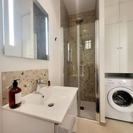 L'isnard 2 - T2 Climatisé Dans Le Vieil Apartamento *