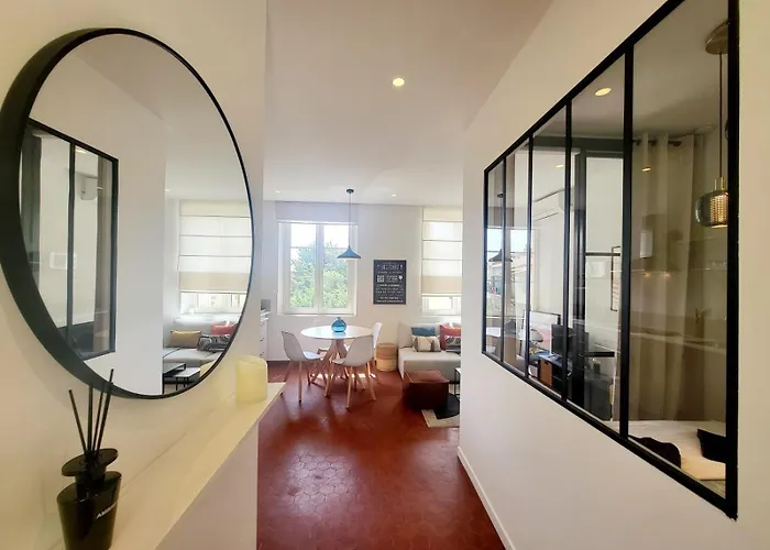 L'isnard 2 - T2 Climatisé Dans Le Vieil Apartamento